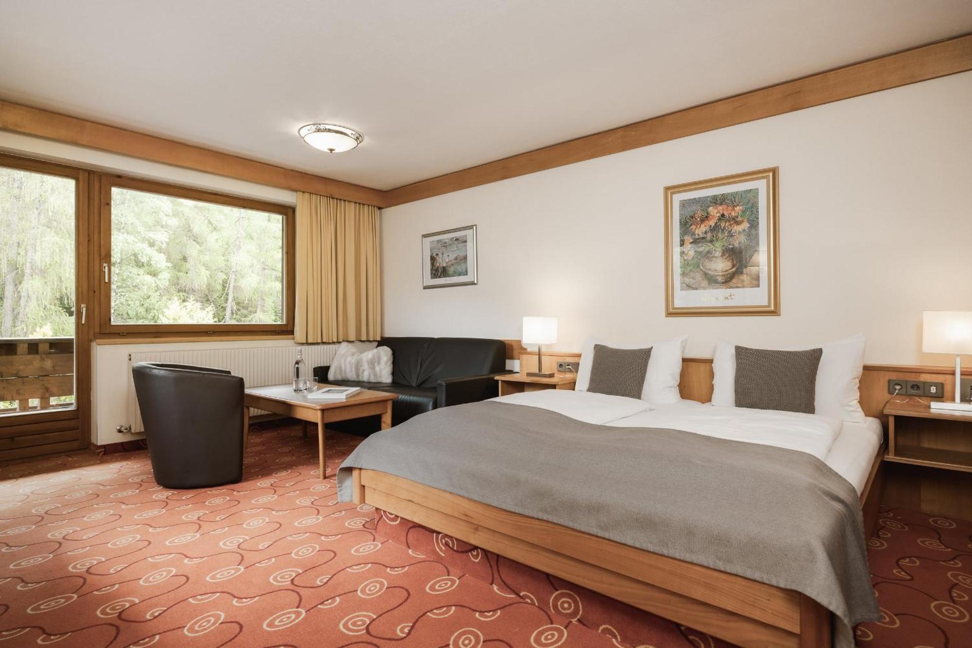 Neueroeffnung Miaflor Familien- & Aktivresort Ried im Oberinntal Zimmer foto