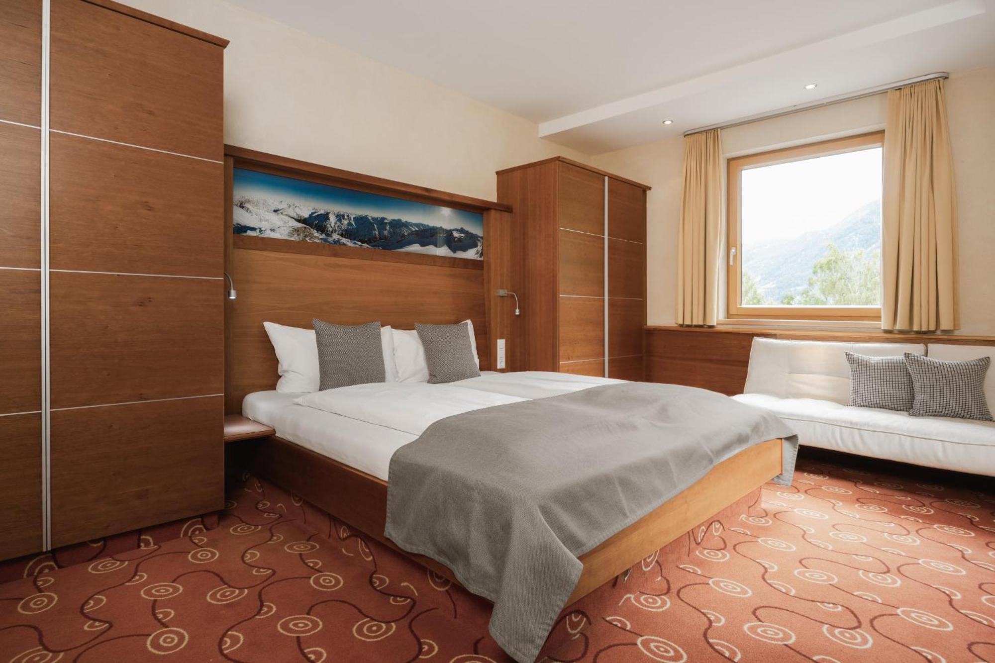 Neueroeffnung Miaflor Familien- & Aktivresort Ried im Oberinntal Zimmer foto