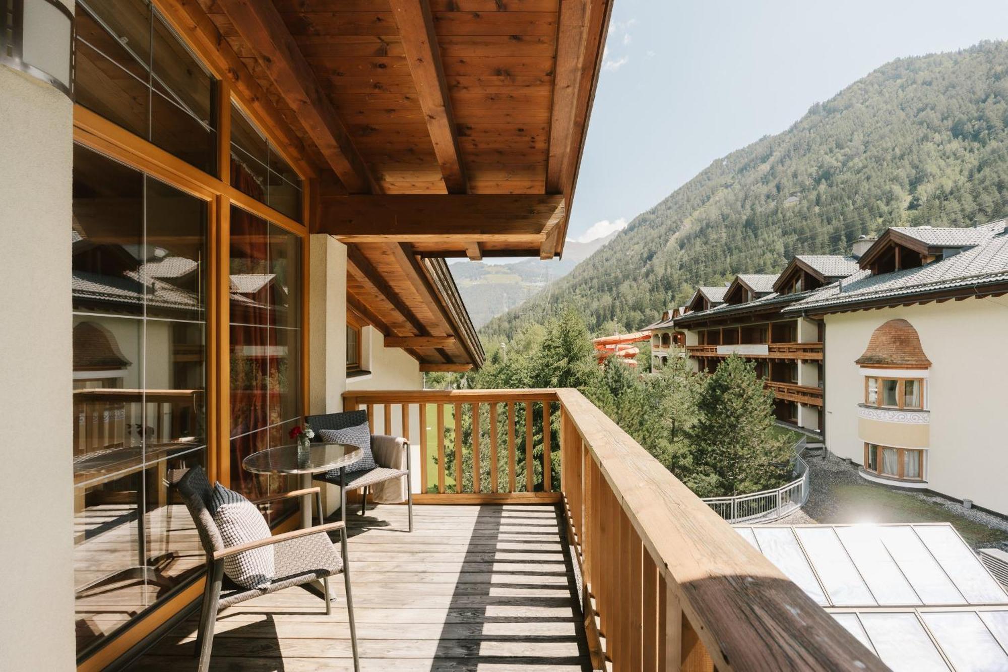Neueroeffnung Miaflor Familien- & Aktivresort Ried im Oberinntal Zimmer foto