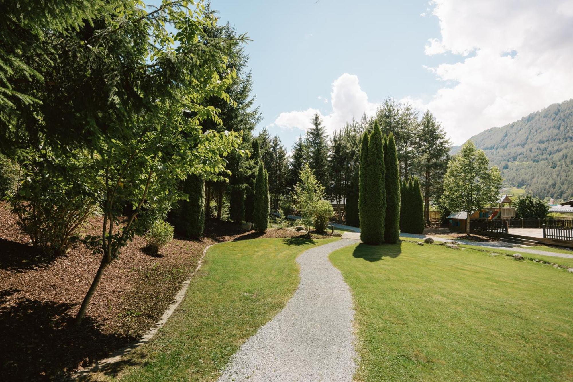 Neueroeffnung Miaflor Familien- & Aktivresort Ried im Oberinntal Exterior foto