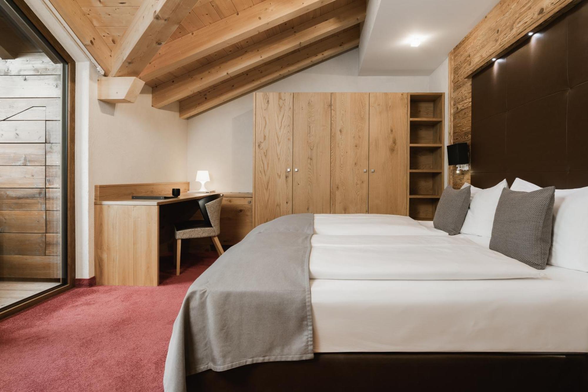 Neueroeffnung Miaflor Familien- & Aktivresort Ried im Oberinntal Exterior foto